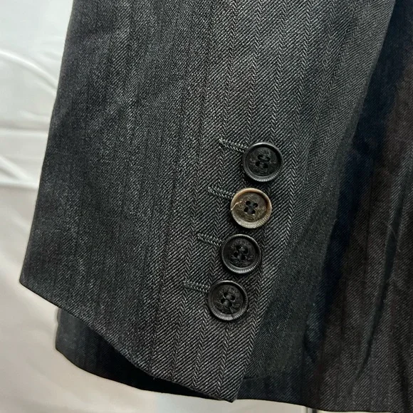 Pierre Balmain Charcoal Gray Red Pinstripe Silk/Wool Mens 44R Blazer Jacket Coat
